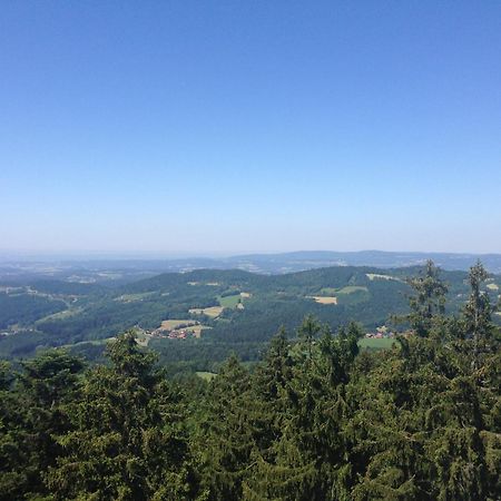 Welcoming Chalet Near Forest In Rohrnbach Bagian luar foto